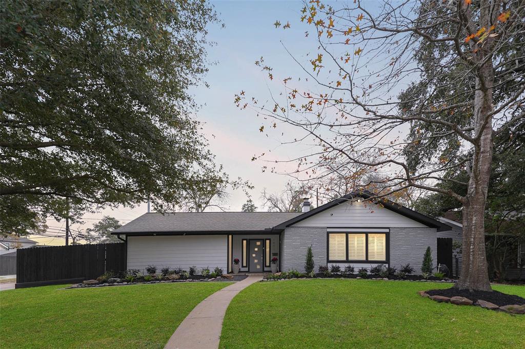 1403 Chantilly Lane, Houston, Texas image 2