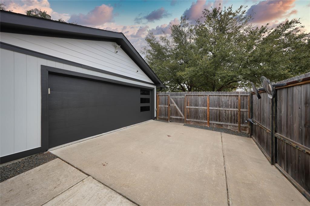 1403 Chantilly Lane, Houston, Texas image 35