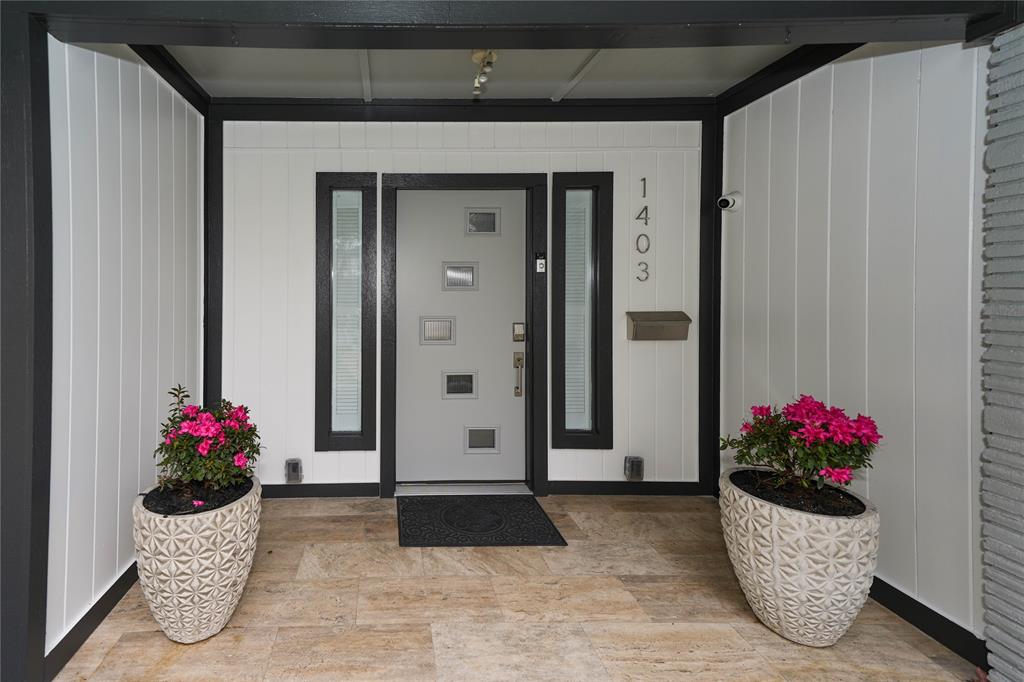 1403 Chantilly Lane, Houston, Texas image 3
