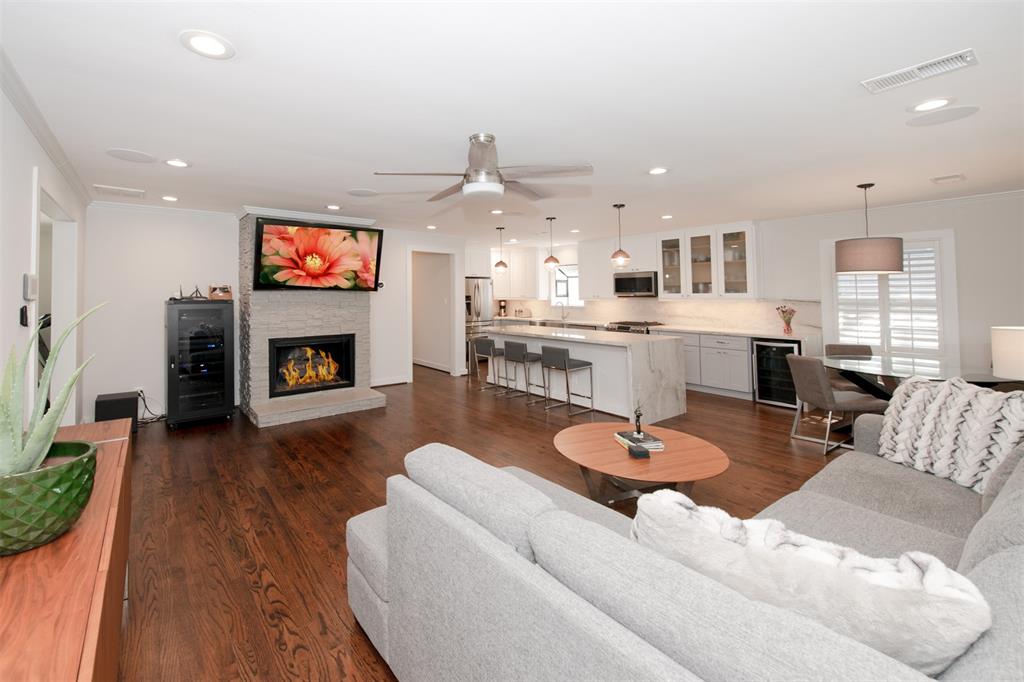 1403 Chantilly Lane, Houston, Texas image 7