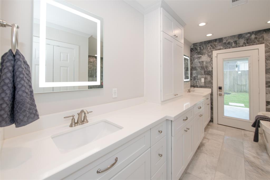 1403 Chantilly Lane, Houston, Texas image 11