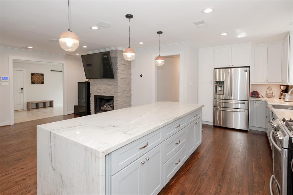 1403 Chantilly Lane, Houston, Texas image 17
