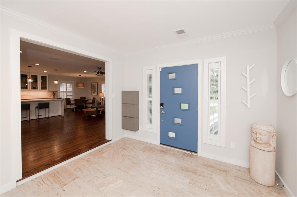 1403 Chantilly Lane, Houston, Texas image 5