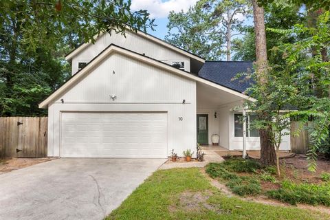 Photo of 10 Glorybower Court, The Woodlands, TX 77380 (MLS # 33822112)