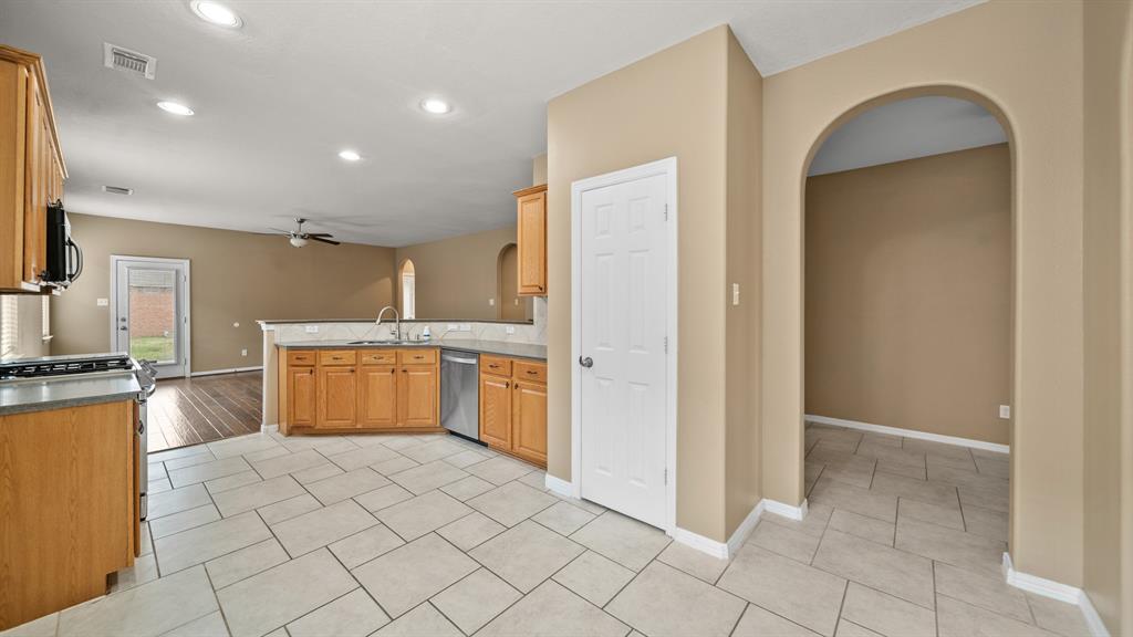 13208 Castlewind Lane, Pearland, Texas image 16