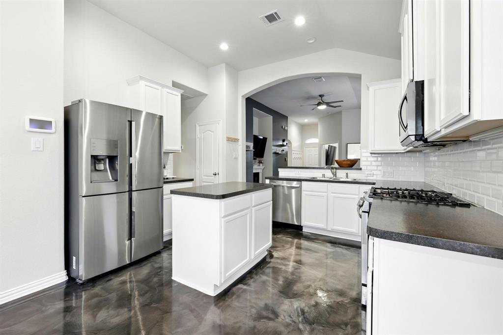 15226 Loys Coves Court, Humble, Texas image 9