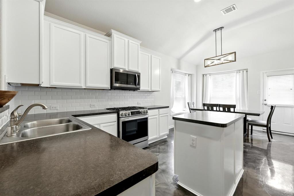 15226 Loys Coves Court, Humble, Texas image 12