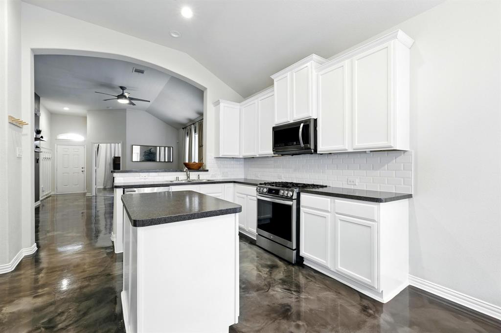15226 Loys Coves Court, Humble, Texas image 8