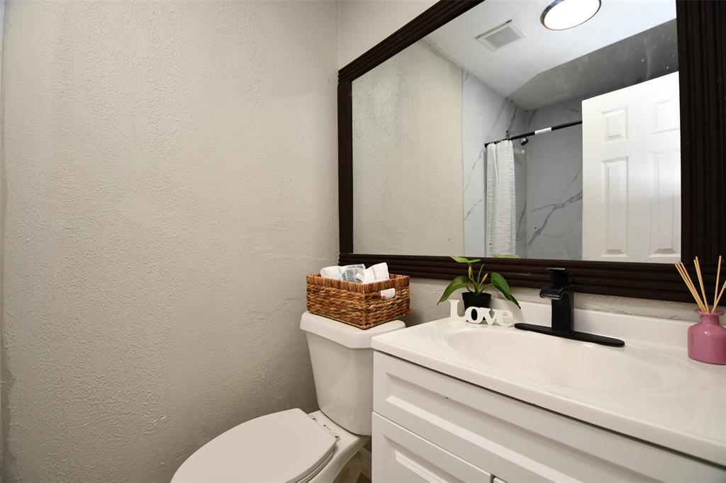 4414 6th Street, Bacliff, Texas image 19
