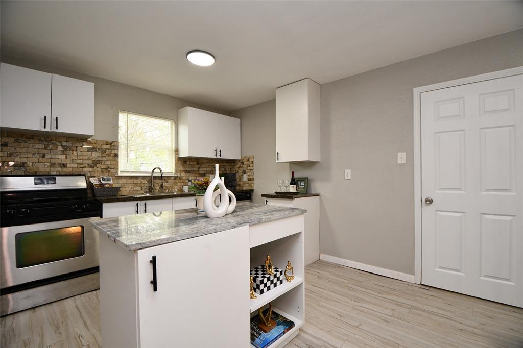 4414 6th Street, Bacliff, Texas image 7