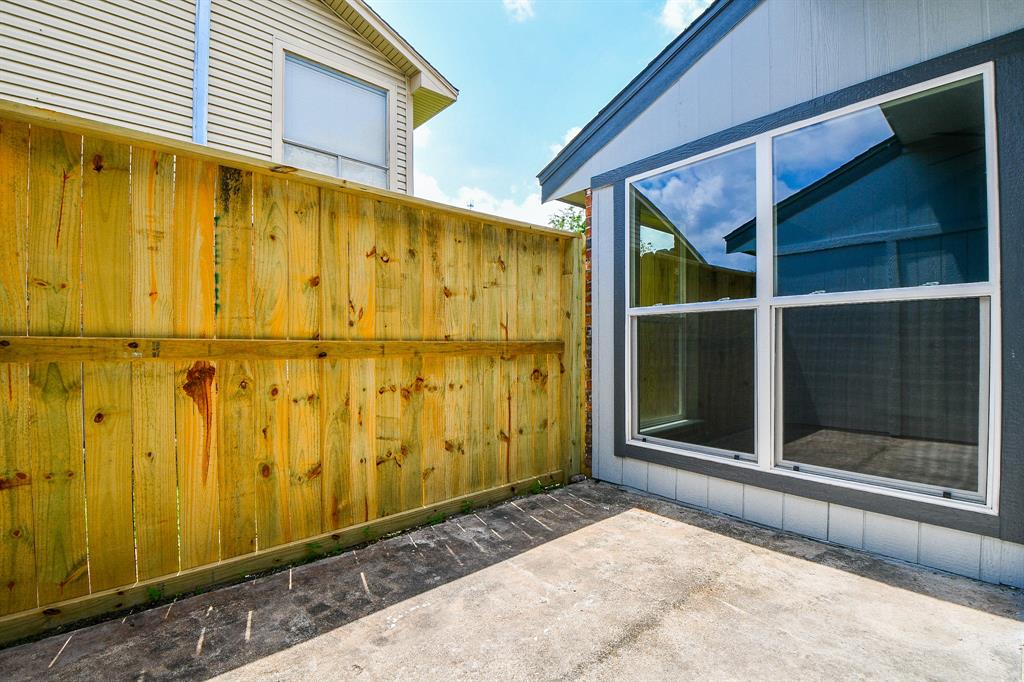17022 Quail Park Drive, Houston, Texas image 12