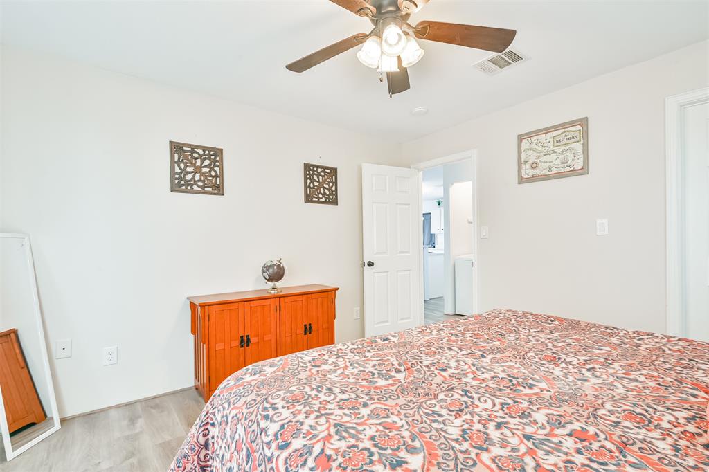 1004 20th Street, Dickinson, Texas image 29