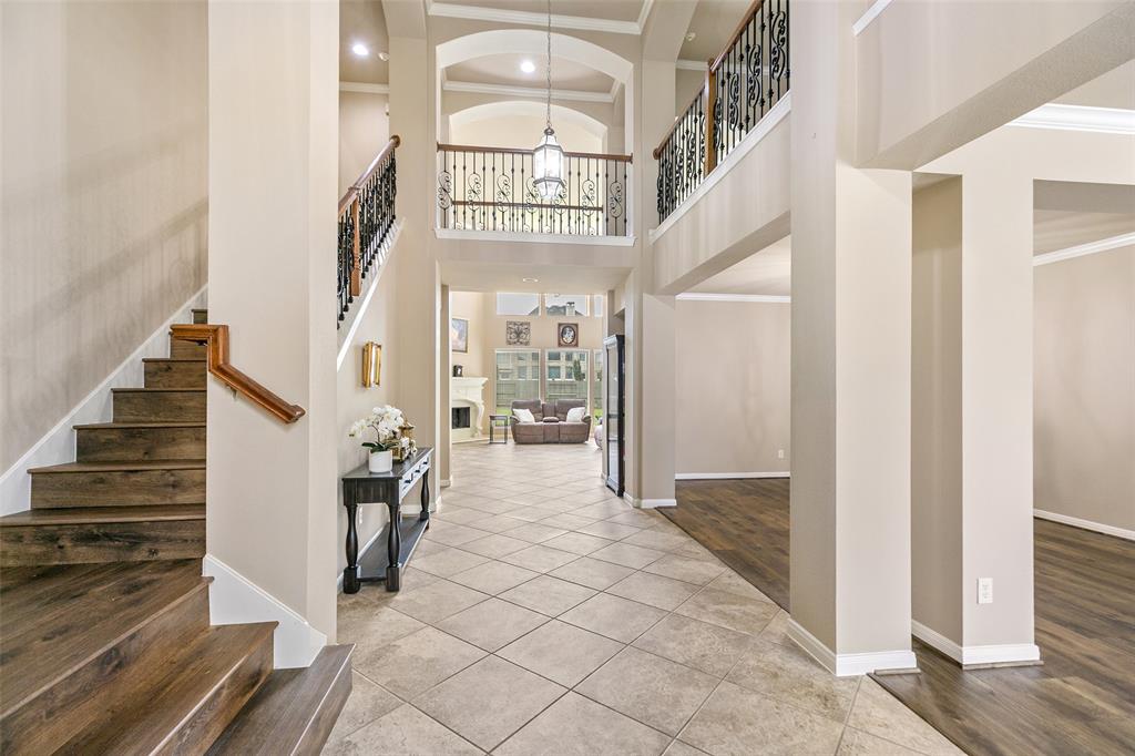 2215 Dali Lane