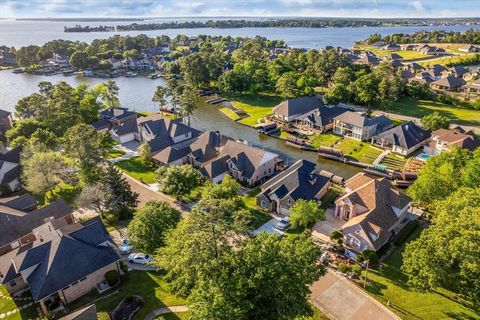 A home in Conroe