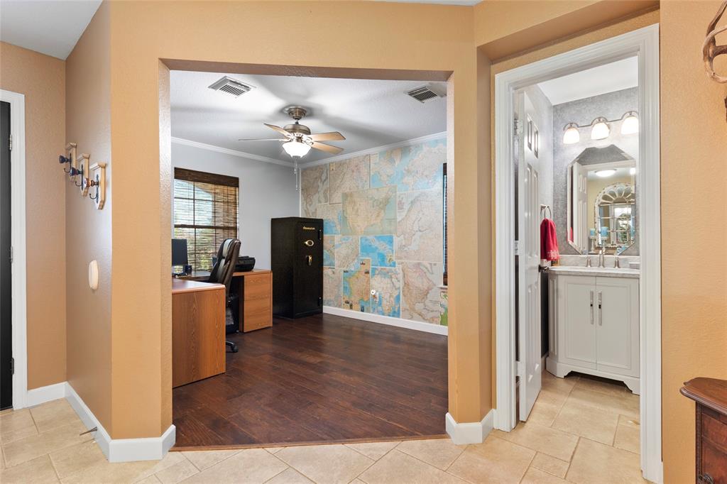 3803 Shiloh Park Court, Friendswood, Texas image 5