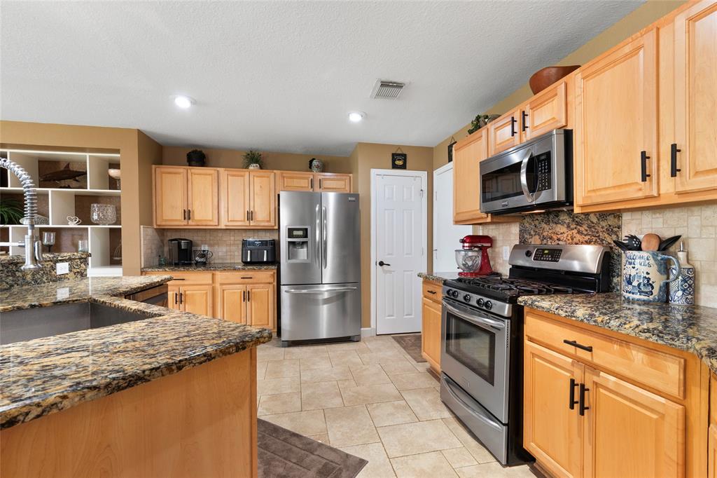 3803 Shiloh Park Court, Friendswood, Texas image 14
