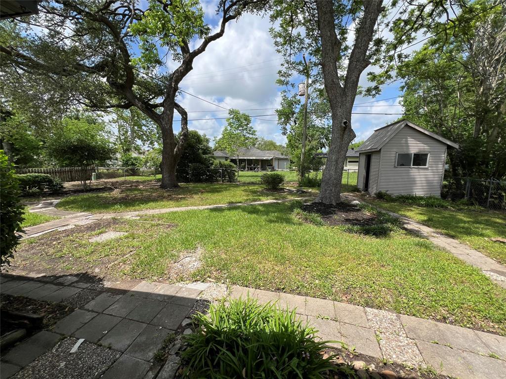608 Evans Street, Angleton, Texas image 39