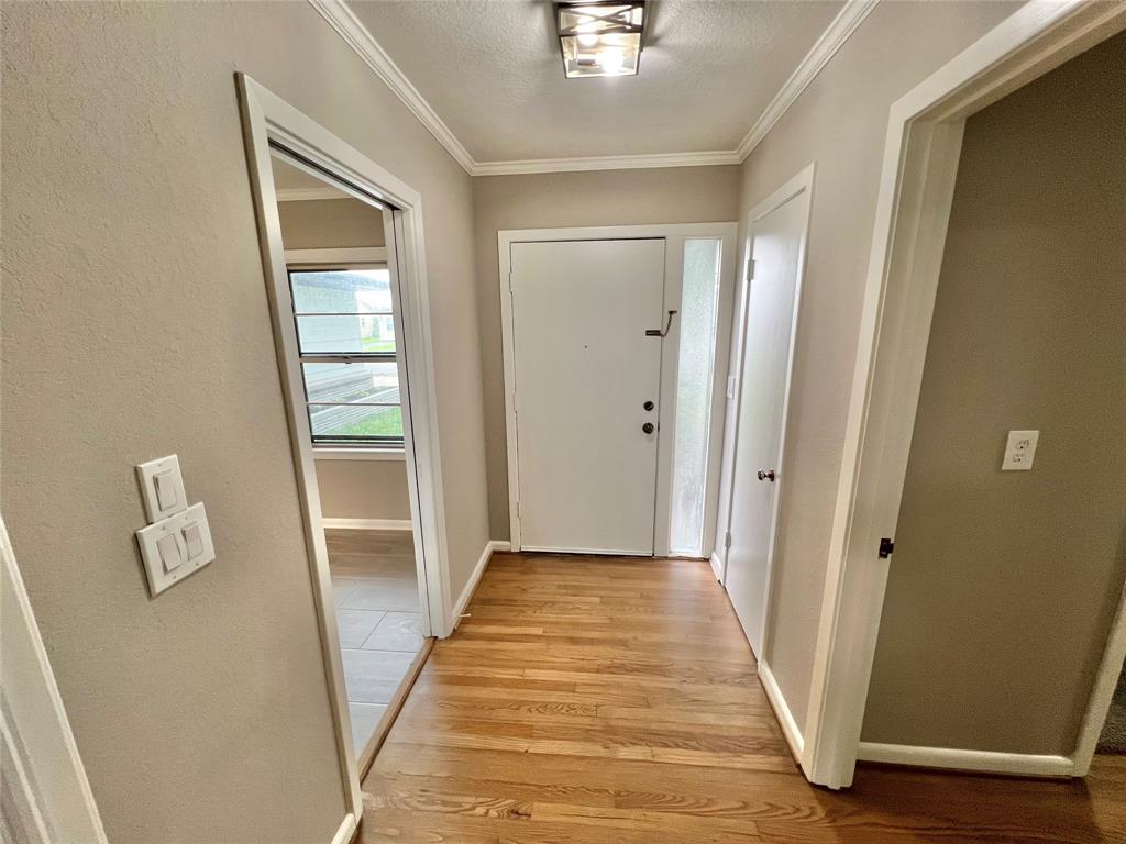 608 Evans Street, Angleton, Texas image 4