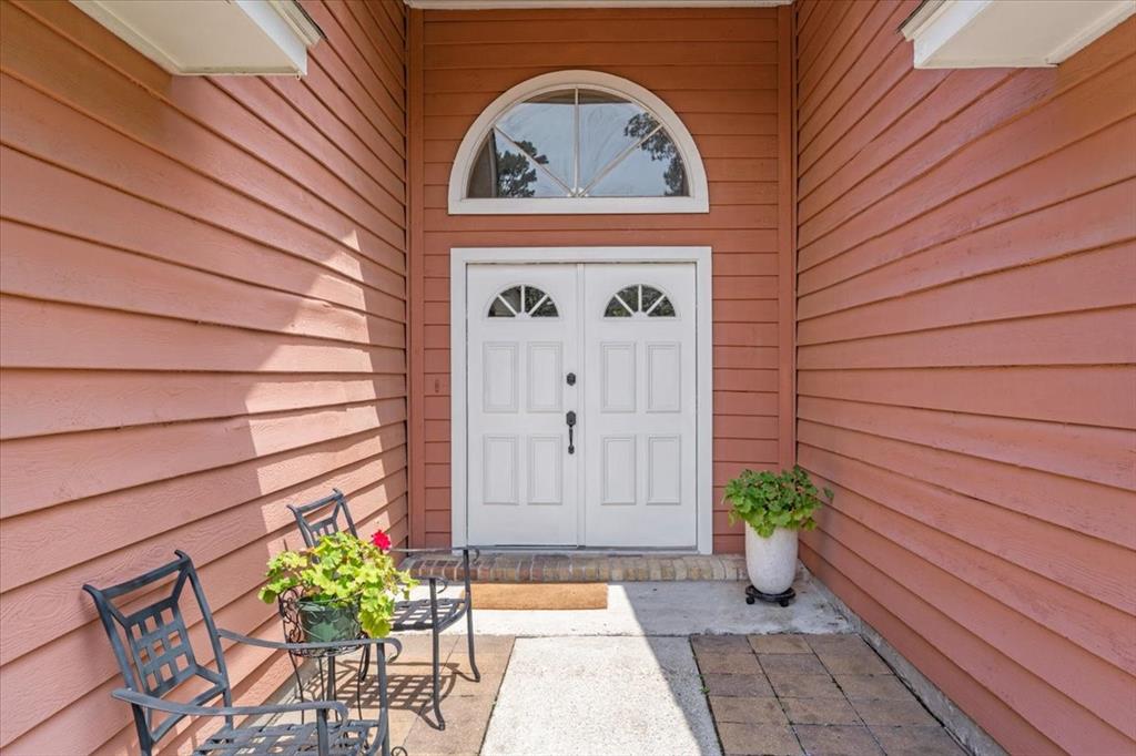 9302 Kirkchapel Court, Spring, Texas image 2