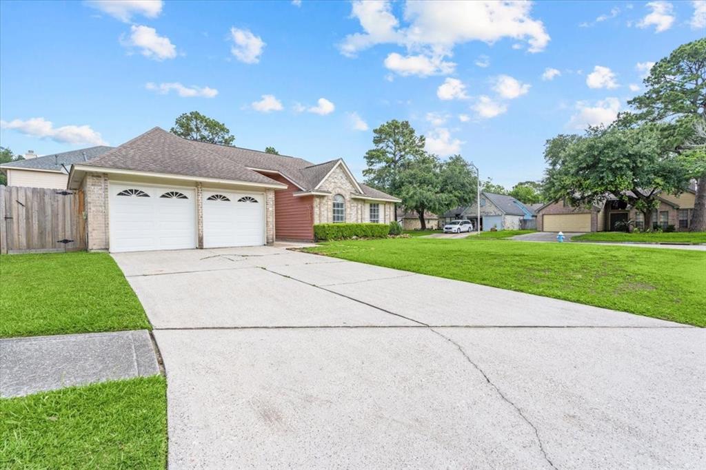 9302 Kirkchapel Court, Spring, Texas image 28