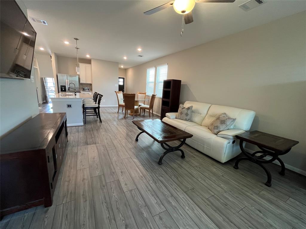 2039 W Darlington Oak Court