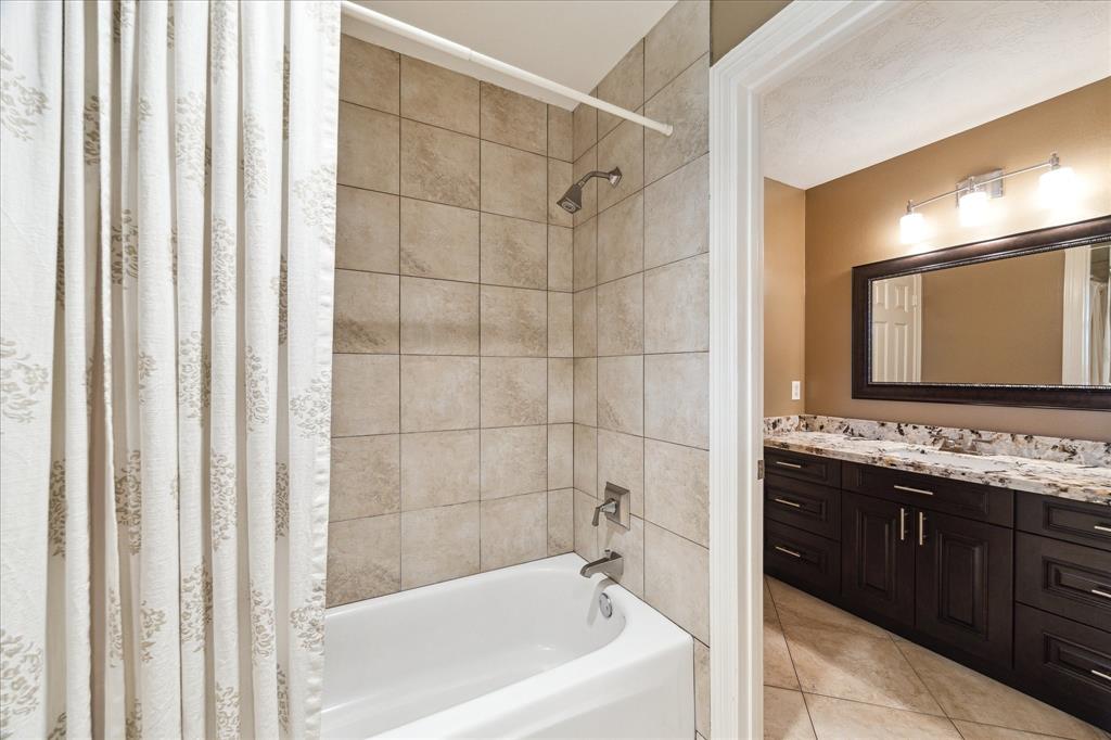 4911 Shiloh Lake Drive, Richmond, Texas image 36