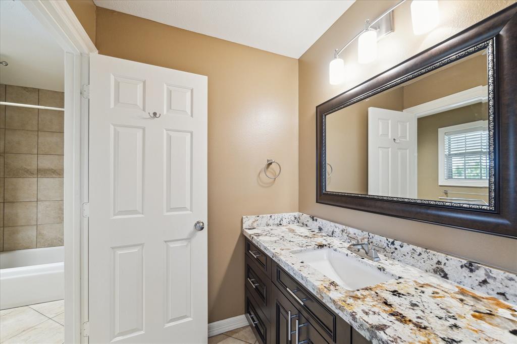 4911 Shiloh Lake Drive, Richmond, Texas image 37