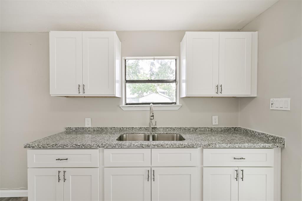4803 W Bayshore Drive, Bacliff, Texas image 21