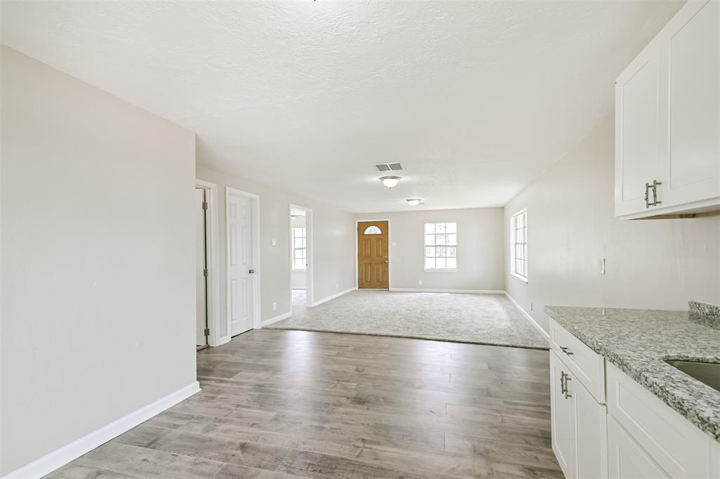 4803 W Bayshore Drive, Bacliff, Texas image 7