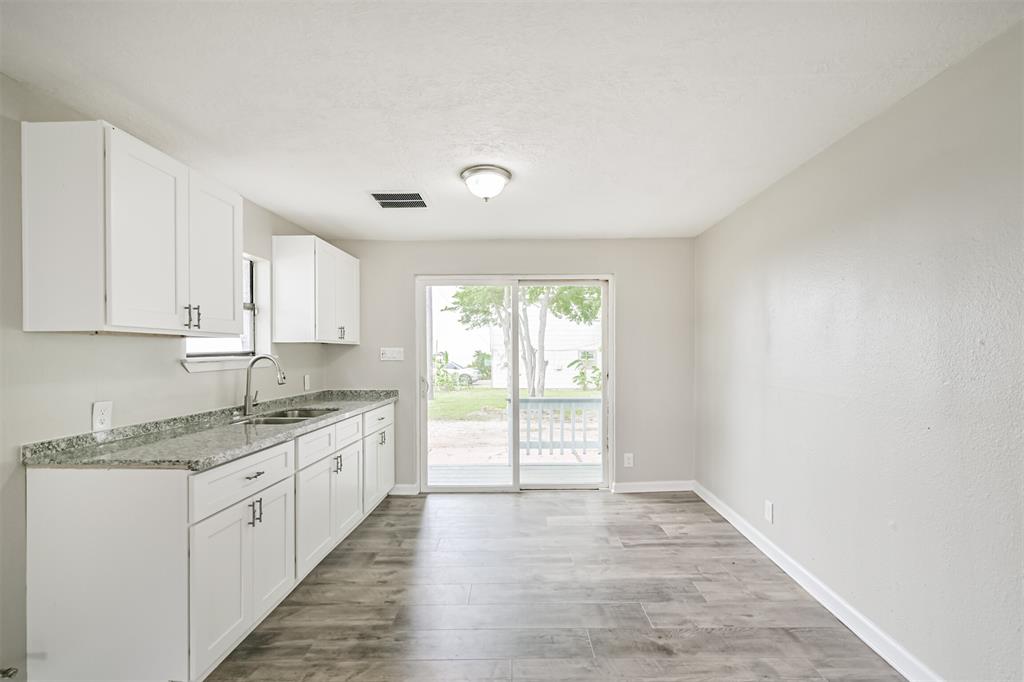 4803 W Bayshore Drive, Bacliff, Texas image 19