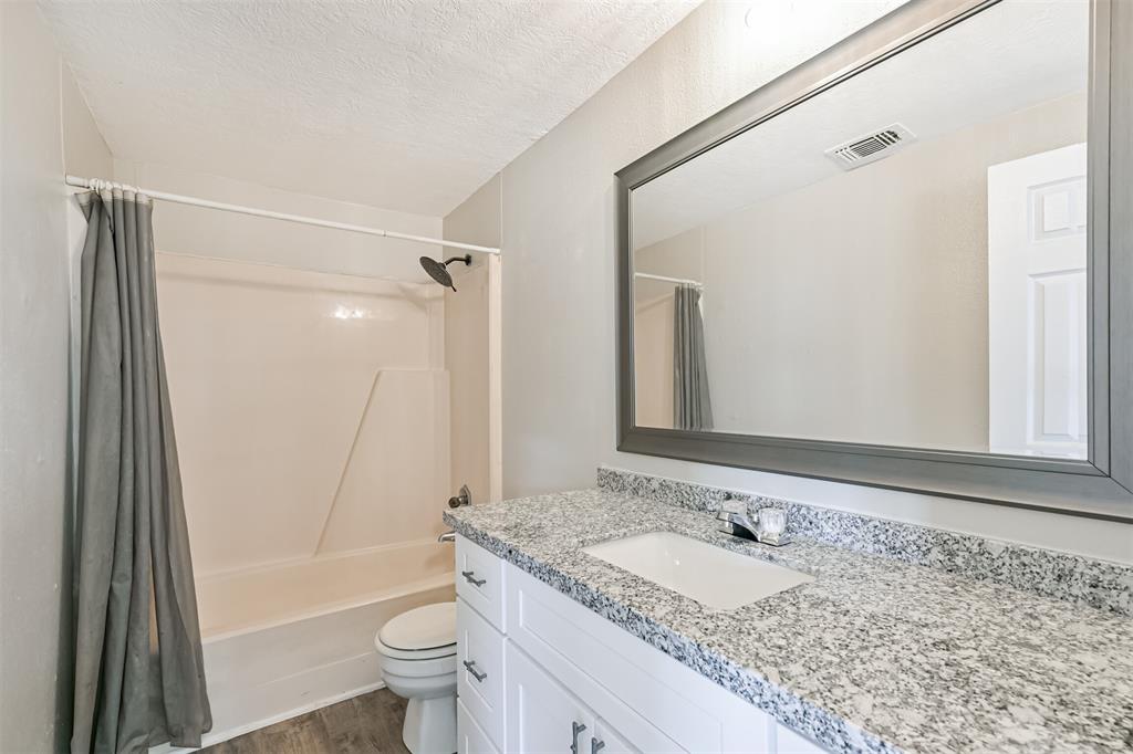 4803 W Bayshore Drive, Bacliff, Texas image 8