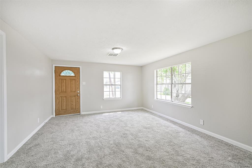 4803 W Bayshore Drive, Bacliff, Texas image 12