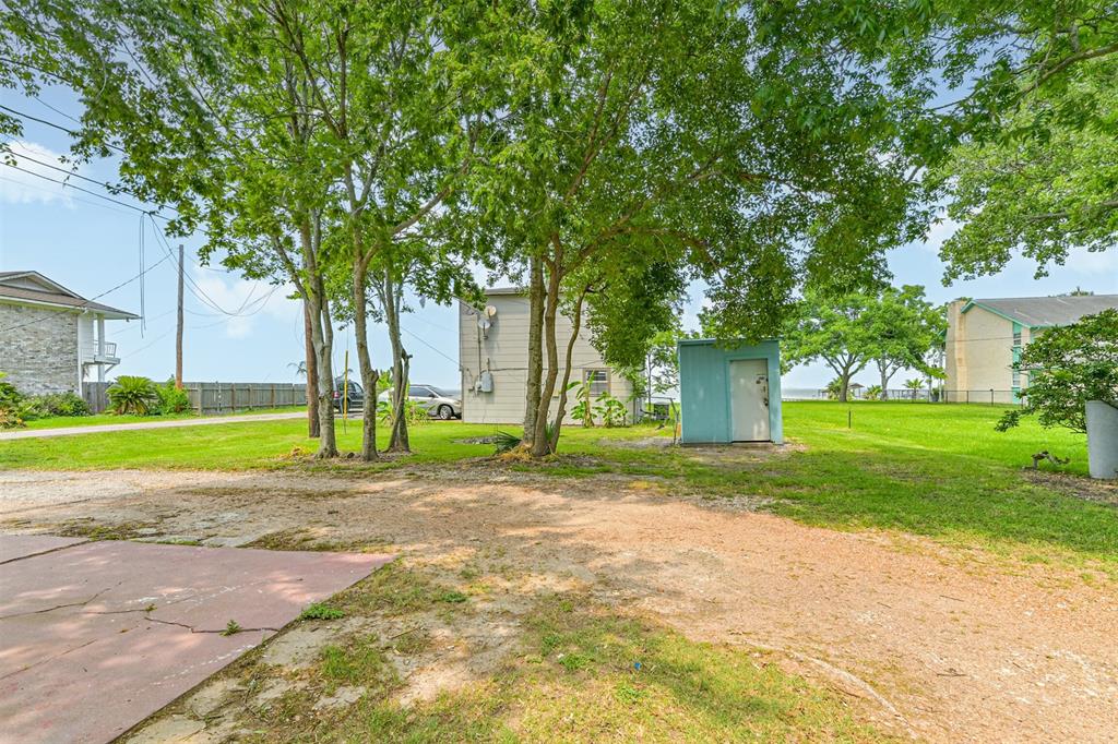 4803 W Bayshore Drive, Bacliff, Texas image 25