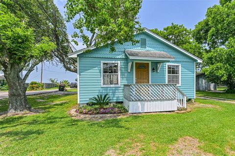 4803 W Bayshore Drive Bacliff TX 77518