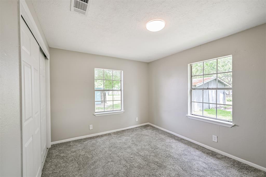 4803 W Bayshore Drive, Bacliff, Texas image 15