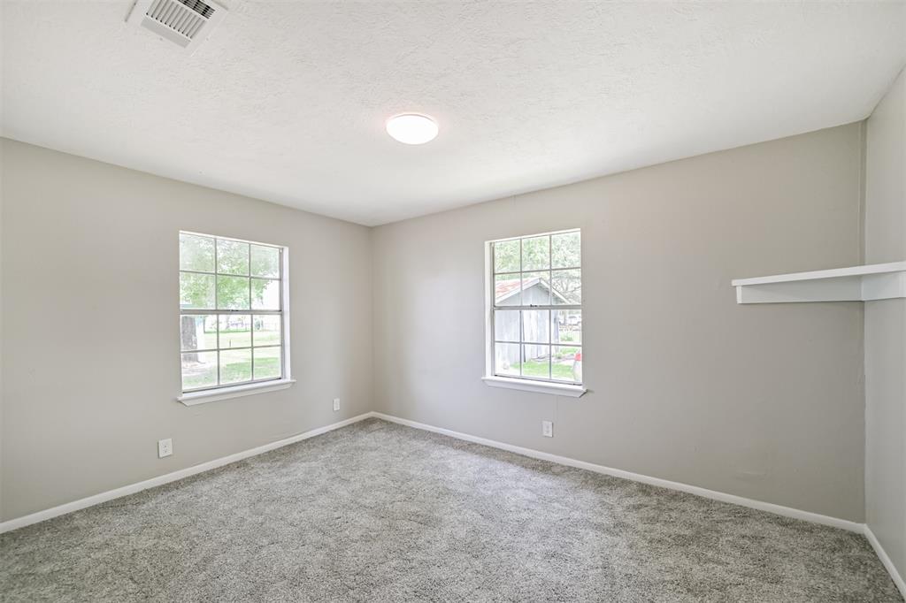 4803 W Bayshore Drive, Bacliff, Texas image 14