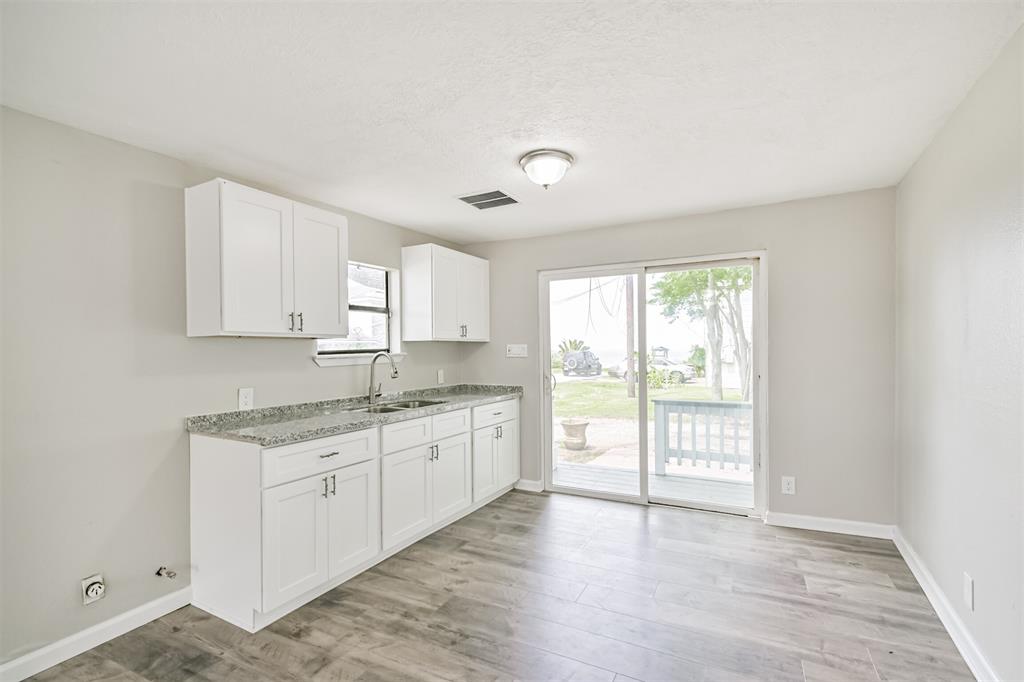 4803 W Bayshore Drive, Bacliff, Texas image 20