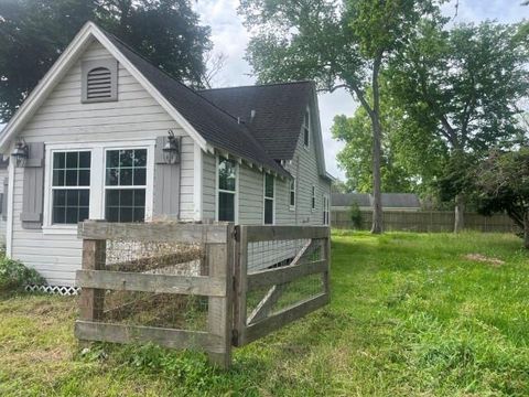 A home in Brazoria