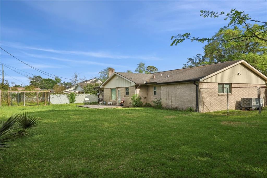 6360 Pansy Drive, Beaumont, Texas image 24