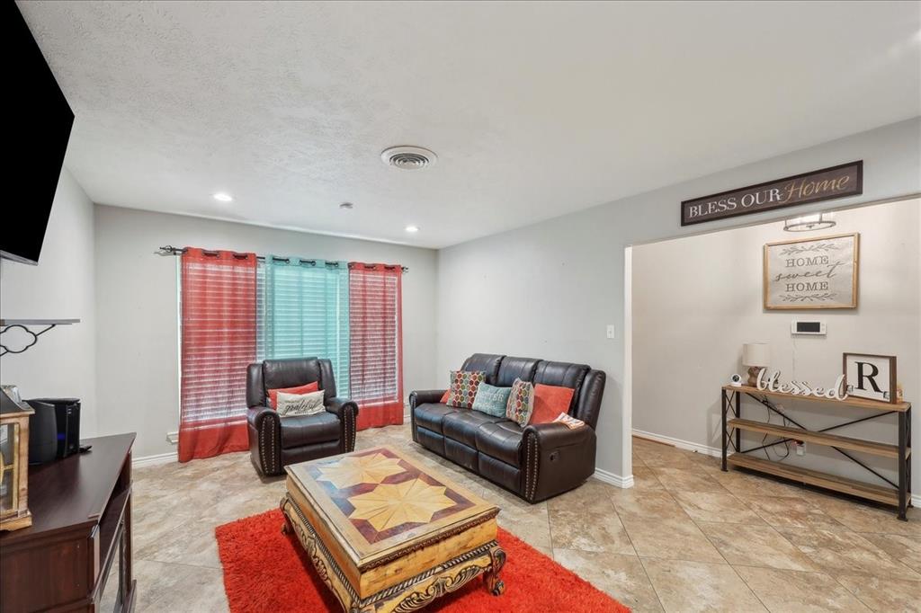 6360 Pansy Drive, Beaumont, Texas image 3