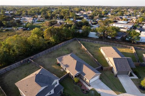 A home in Rosharon