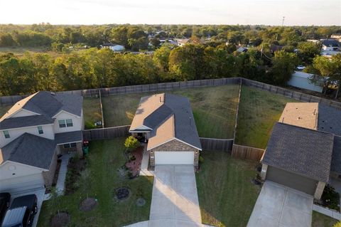 A home in Rosharon