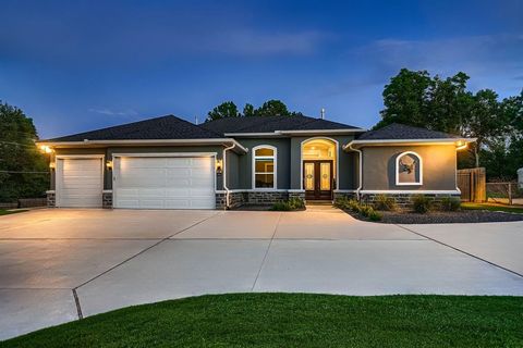 Photo of 1206 E Stone Street, Brenham, TX 77833 (MLS # 87032421) Photo of 1206 E Stone Street, Brenham, TX 77833 (MLS # 87032421)