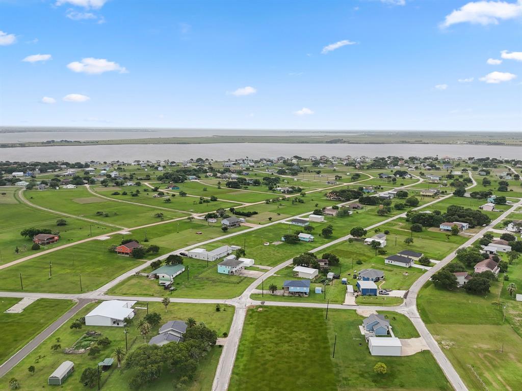 102 Calumet Drive, Palacios, Texas image 13