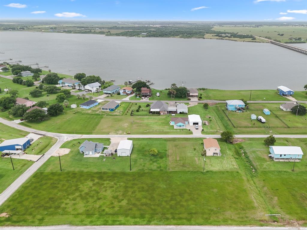 102 Calumet Drive, Palacios, Texas image 7