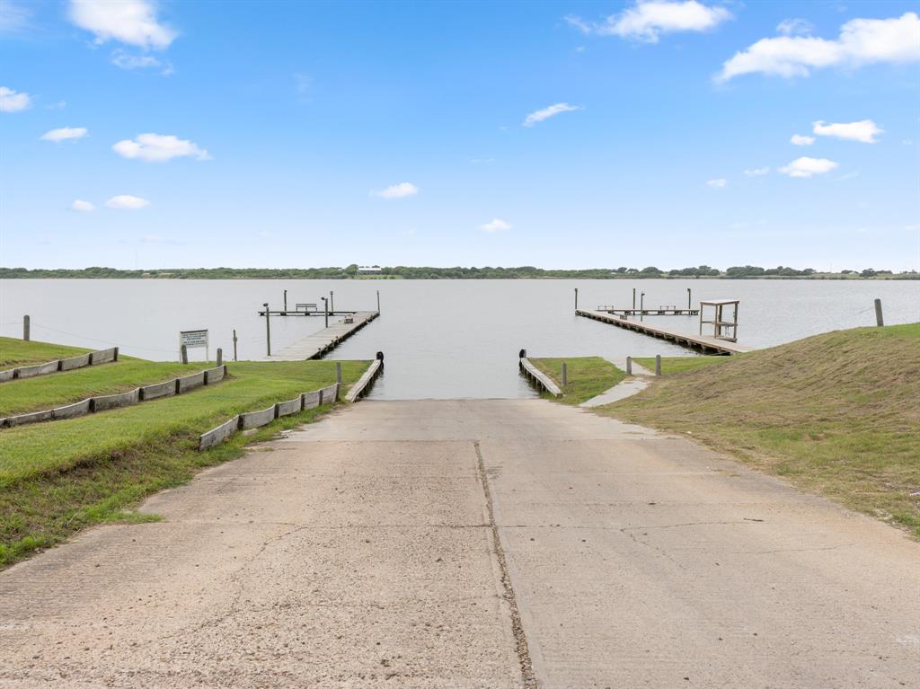 102 Calumet Drive, Palacios, Texas image 6