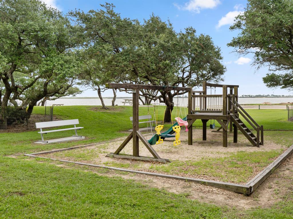 102 Calumet Drive, Palacios, Texas image 31