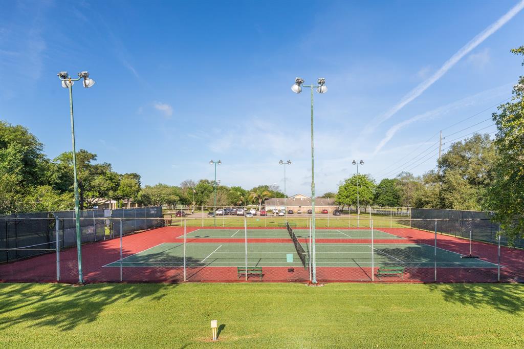 2718 N Larkspur Circle, Pearland, Texas image 33