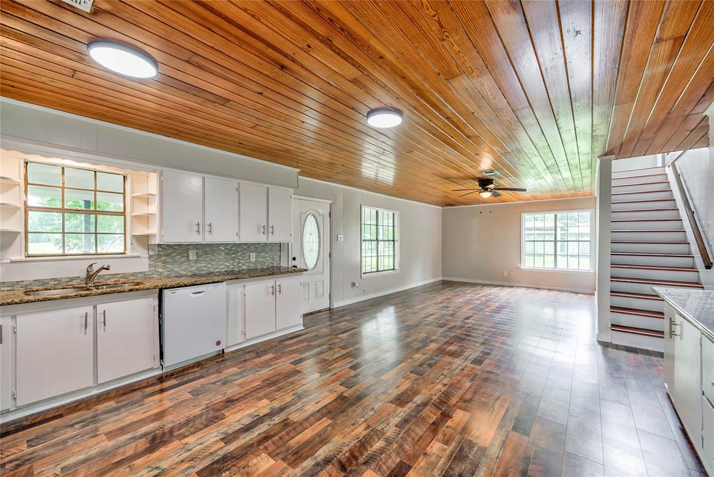 428 Lakewood Drive, Trinity, Texas image 9