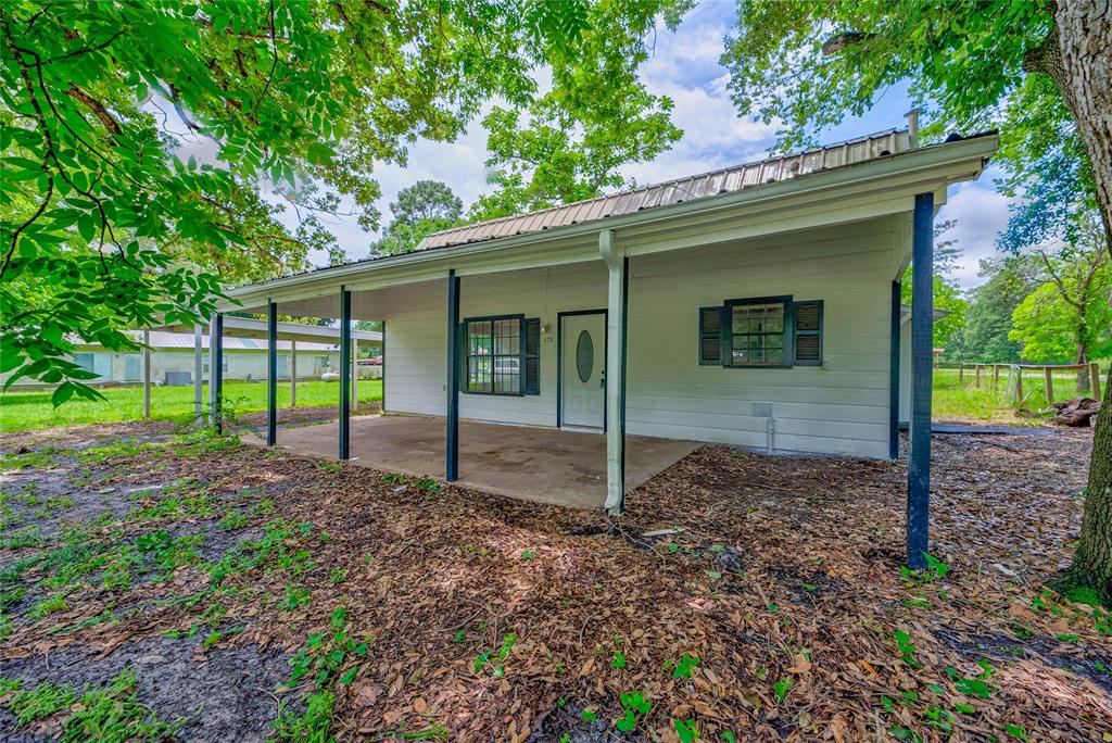 428 Lakewood Drive, Trinity, Texas image 3